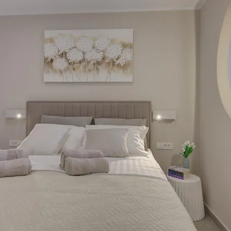 Delux Aron With Free Parking * Pula