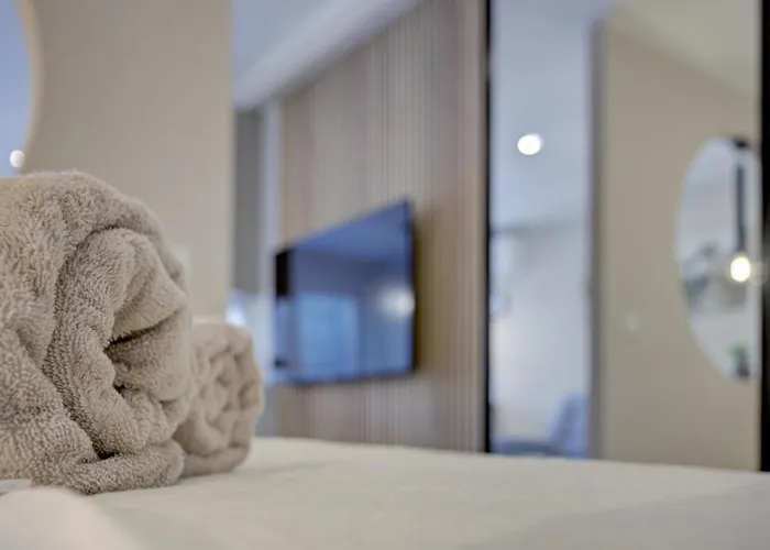 Delux Aron With Free Parking Apartman *